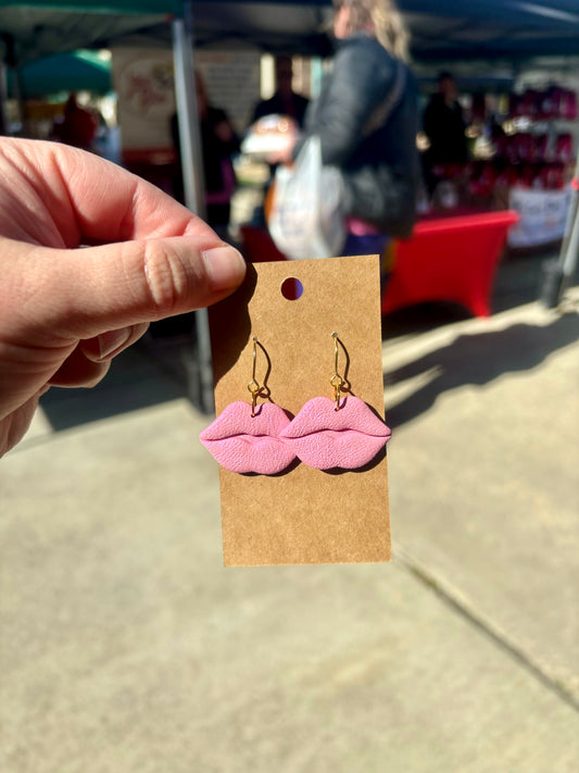 PINK KISS DANGLE