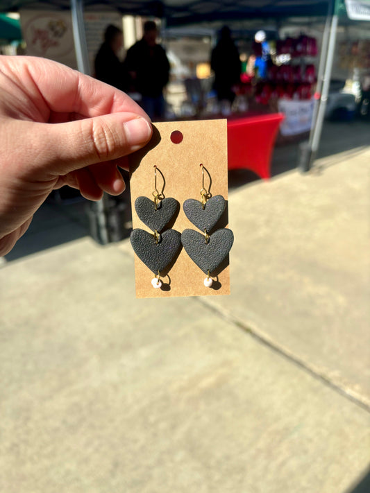 BLACK HEART DANGLE